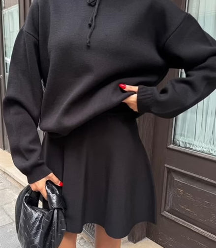 Damen Zweiteiler Set – Plissee Rock & Kapuzenpullover