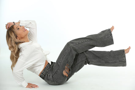 High-Waist-Jeans in Grau