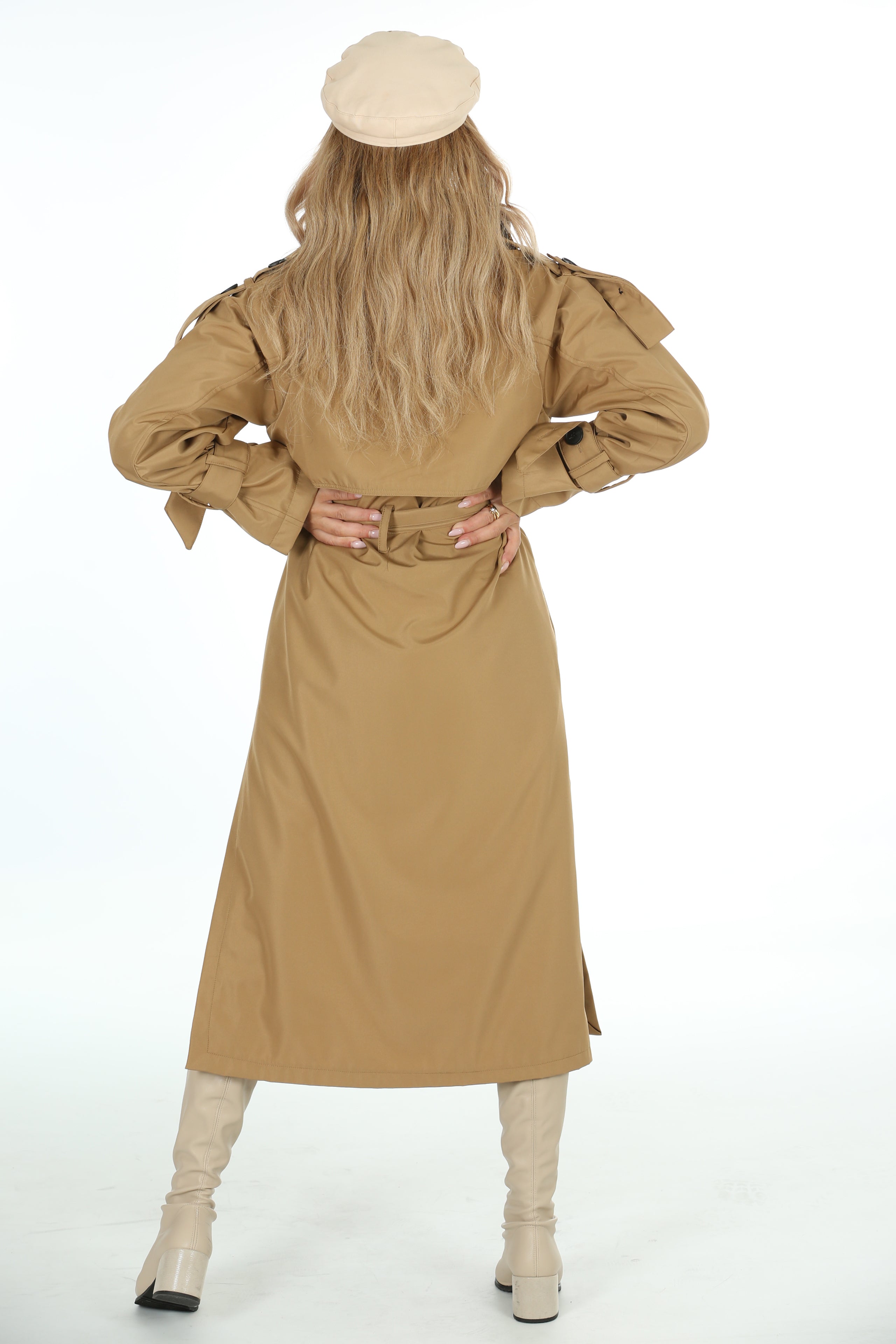 Langer Trenchcoat mit Bindegürtel – Camel